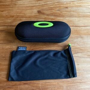 🆕 Oakley Kids Hardcase